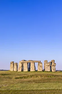 Images Dated 27th July 2020: Stonehenge at sunrise, Wiltshire, England