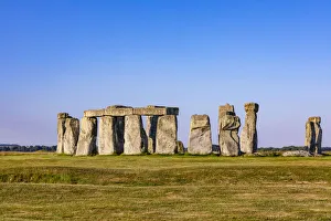 Images Dated 27th July 2020: Stonehenge at sunrise, Wiltshire, England