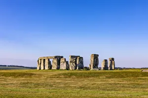 Images Dated 27th July 2020: Stonehenge at sunrise, Wiltshire, England