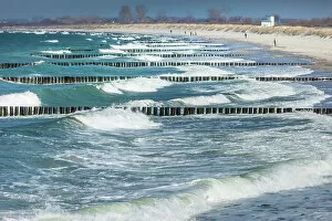 Wind Gallery: Stormy surf in Heiligendamm, Mecklenburg-West Pomerania, Baltic Sea, North Germany, Germany