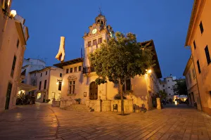 Images Dated 8th February 2012: Street Cafe in the Old Town of Alcudia, Majorca, Balearic Islands, Spain