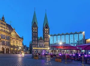 Federal State Prints: Street cafes on the market square with town hall and St