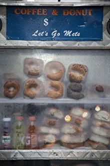 Images Dated 22nd October 2009: Street food Vendor, Manhattan, New York City, USA
