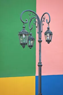 Images Dated 8th November 2022: A street lamp of the 'Caminito', La Boca, Buenos Aires, Argentina