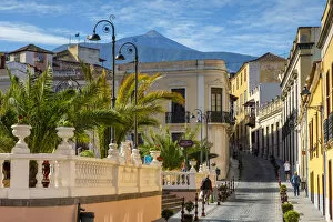 Images Dated 19th February 2019: Street Scene, La Orotava, Tenerife, Canary Islands, Spain