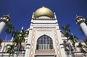 Images Dated 19th September 2011: Sultan Mosque, Kampong Glam, Singapore