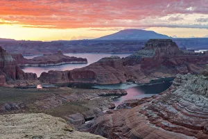 Sunrise at Alstrom Point, Lake Powell, Glen Canyon National Recreation Area, Page