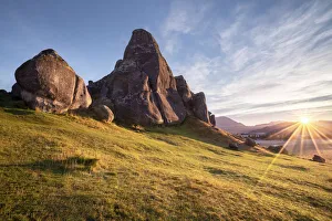 Images Dated 4th November 2019: Sunrise at Castle Hill reserve, Canterbury, New Zealand