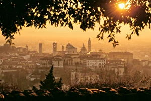 Images Dated 12th December 2017: Sunrise in Citta Alta, Bergamo, Bergamo province, Lombardy district, Italy, Europe