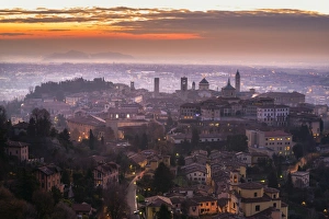 Images Dated 12th December 2017: Sunrise in Citta Alta, Bergamo, Bergamo province, Lombardy district, Italy, Europe