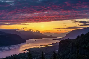 Columbia Gorge Prints: Sunrise over the Columbia River Gorge, Oregon, USA