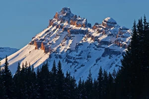 Images Dated 20th April 2023: Sunrise on Dolomite Peak of the Canadian Rocky Mountains. Icefields Parkway Alberta Canada