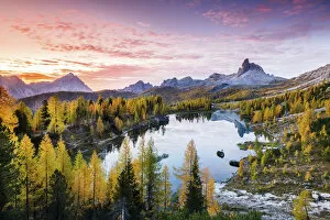 Images Dated 16th April 2020: Sunrise at Lake Federa in Autumn, Cortina daaAmpezzo, Veneto, Italy