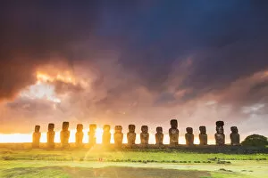 Images Dated 7th December 2017: Sunrise over Moai at Tongariki, Easter Island, Polynesia, Chile