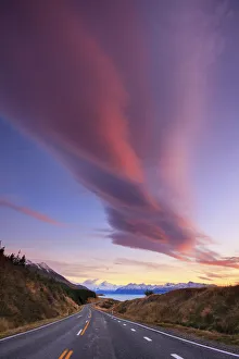 Images Dated 1st November 2019: Sunrise from Peters Lookout, Mount Cook Road, Canterbury, New Zealand