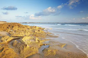 Images Dated 24th November 2010: Sunrise on Tofo beach, Tofo, Inhambane, Mozambique