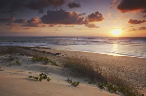 Images Dated 24th November 2010: Sunrise on Tofo beach, Tofo, Inhambane, Mozambique