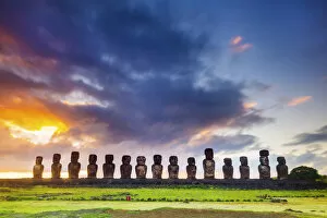 Isla De Pascua Collection: Sunrise over Tongariki, Easter Island, Chile