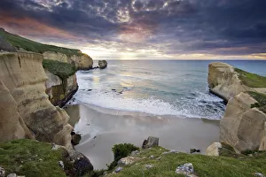 Chris Gin Prints: Sunrise at Tunnel Beach, Dunedin, New Zealand