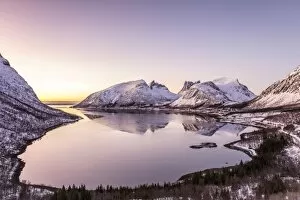Images Dated 12th December 2017: Sunset at Bergsbotn, Berg, Senja, Norway, Europe