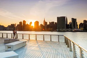 Sunset over the Manhattan skyline from Gantry Plaza, New York, USA