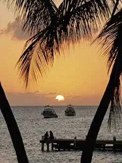 Sunset seen from Seven Mile Beach, West Bay, Grand Cayman, Cayman Islands