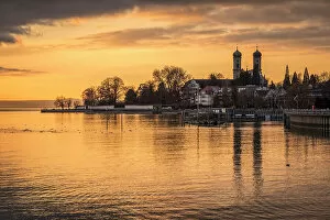 Images Dated 3rd November 2022: Sunset on the shore of Lake Constance from Friedrichshafen with the Castle Church