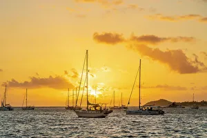 Images Dated 6th April 2023: Sunset, Union Island, Grenadines, Saint Vincent and the Grenadines Islands, Caribbean
