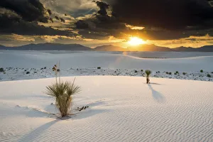 Sunset over White Sands National Monument, Alamogordo, New Mexico, USA