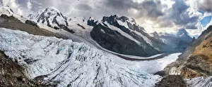 Images Dated 27th February 2023: surface of Gornergrat glacier during summer and Matterhorn mountain, Zermatt, Canton of Valais