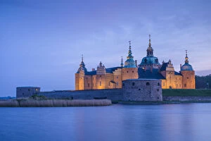 Images Dated 18th November 2019: Sweden, Southeast Sweden, Kalmar, Kalmar Slott castle, dusk