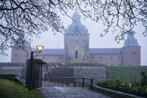 Images Dated 18th November 2019: Sweden, Southeast Sweden, Kalmar, Kalmar Slott castle, in fog
