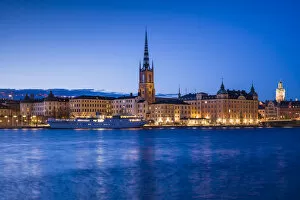 Images Dated 18th November 2019: Sweden, Stockholm, Gamla Stan, Old Town, city view with Riddarholmskyrkan church, dusk