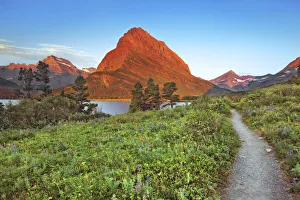 Swiftcurrent Lake with Mount Grinnell - USA, Montana, Glacier National Park, Many Glacier