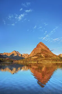 Swiftcurrent Lake with reflection of Mount Grinnell - USA, Montana, Glacier National Park