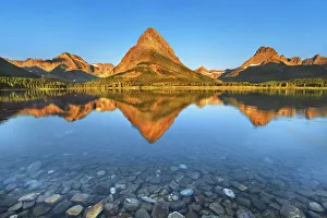 Swiftcurrent Lake with reflection of Mount Grinnell - USA, Montana, Glacier National Park