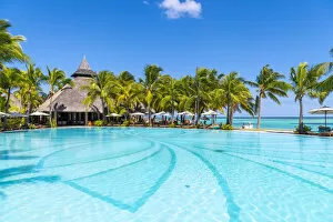 Images Dated 5th February 2019: The swimming pool of the Beachcomber Paradis Hotel, Le Morne Brabant Peninsula, Black