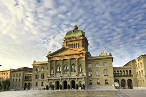 Images Dated 20th December 2010: Switzerland, Bern, Bundeshauser (Houses of Parliament)