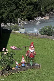 Switzerland, Bernese Oberland, Lauterbrunnen town and Valley
