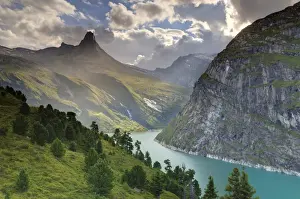 Switzerland, Graubunden, Vals, Zervreilasee Reservoir and Zervreilahorn Peak