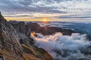 Images Dated 5th November 2019: Switzerland, Lucerne, Mount Pilatus, sunset at Mount Pilatus