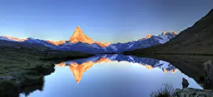 Switzerland, Valais, Zermatt, Lake Stelli and Matterhorn (Cervin) Peak