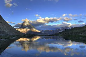 Switzerland, Valais, Zermatt, Matterhorn (Cervin) Peak and Riffel Lake