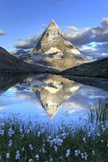 Switzerland, Valais, Zermatt, Matterhorn (Cervin) Peak and Riffel Lake
