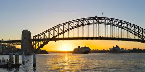 Sydney Harbour Bridge from McMahons Point at sunrise, Sydney, New South Wales, Australia