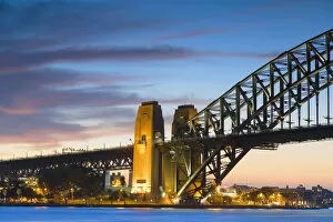 Images Dated 4th January 2018: Sydney Harbour Bridge at sunset, Sydney, New South Wales, Australia