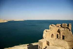 Images Dated 25th March 2010: Syria, Euphrates river, Ath Thaura, Lake Al-Assad and Qalaat Jaabar Castle