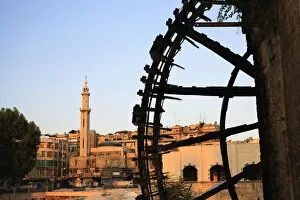 Images Dated 25th March 2010: Syria, Hama old Town and 13th Century Water Wheels (Norias)