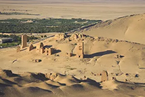 Roman City Prints: Syria, Palmyra Ruins (UNESCO Site), Valley of Tombs, Burial Chambers towers