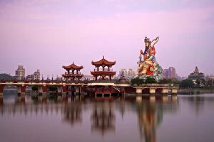 Images Dated 27th April 2012: Taiwan, Kaohsiung, Lotus pond, Bridge leading to Giant 72 meter high statue of Syuan